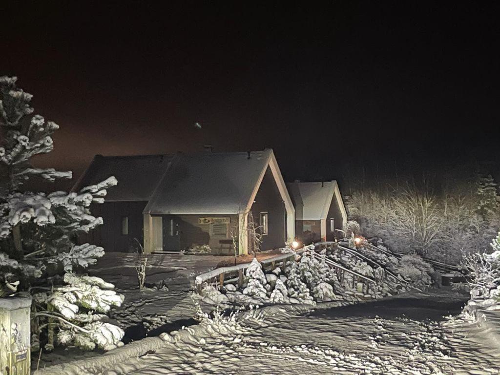 Osada Skoczkowo Komfortowe Domki Z Jacuzzi Nad Jeziorem- Sauna- Balia- Prywatny Staw Wedkarski Podiazy Exteriér fotografie