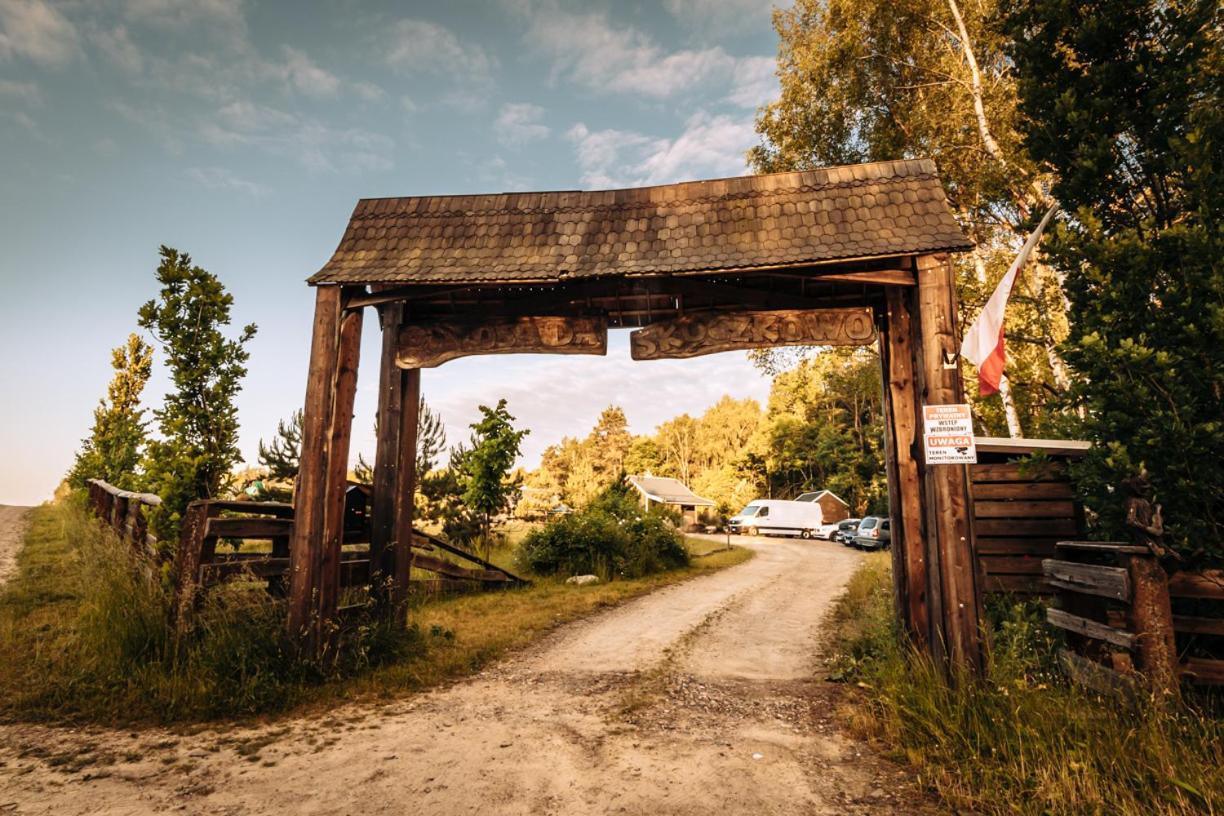 Osada Skoczkowo Komfortowe Domki Z Jacuzzi Nad Jeziorem- Sauna- Balia- Prywatny Staw Wedkarski Podiazy Exteriér fotografie