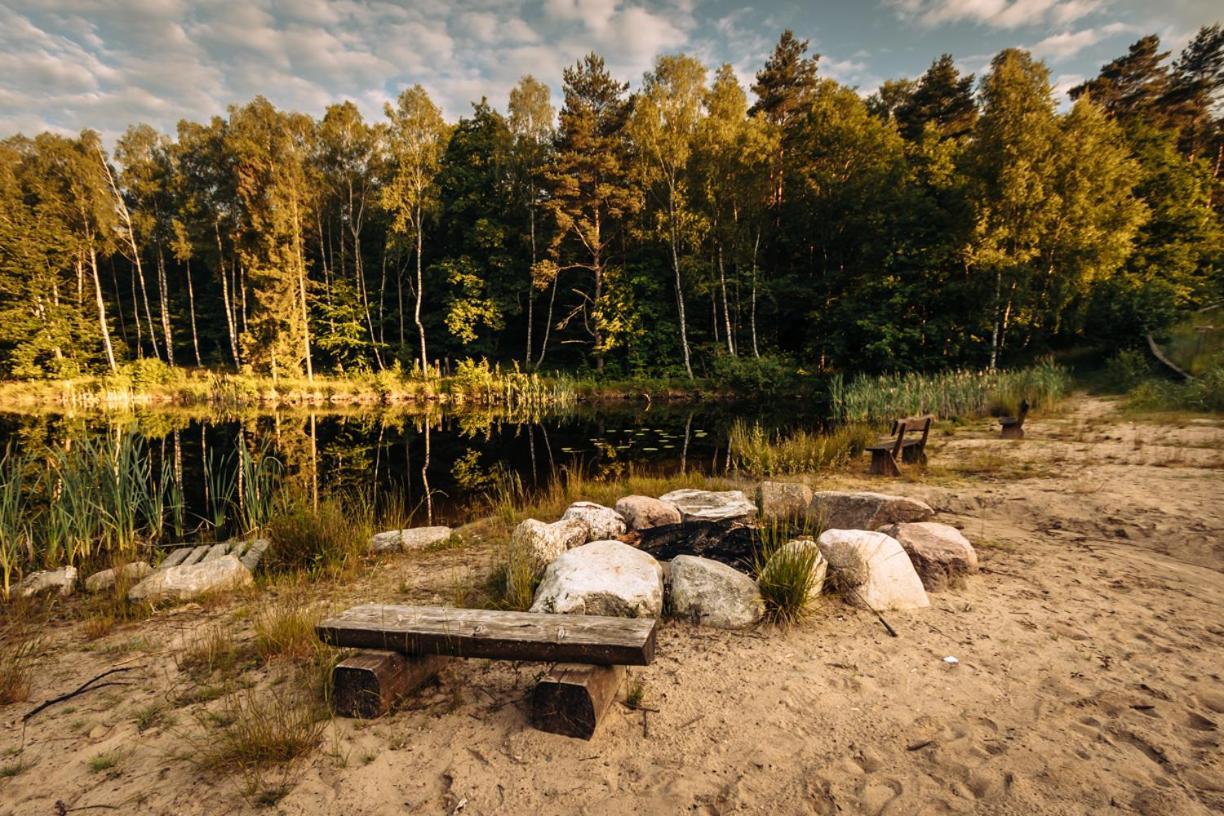 Osada Skoczkowo Komfortowe Domki Z Jacuzzi Nad Jeziorem- Sauna- Balia- Prywatny Staw Wedkarski Podiazy Exteriér fotografie